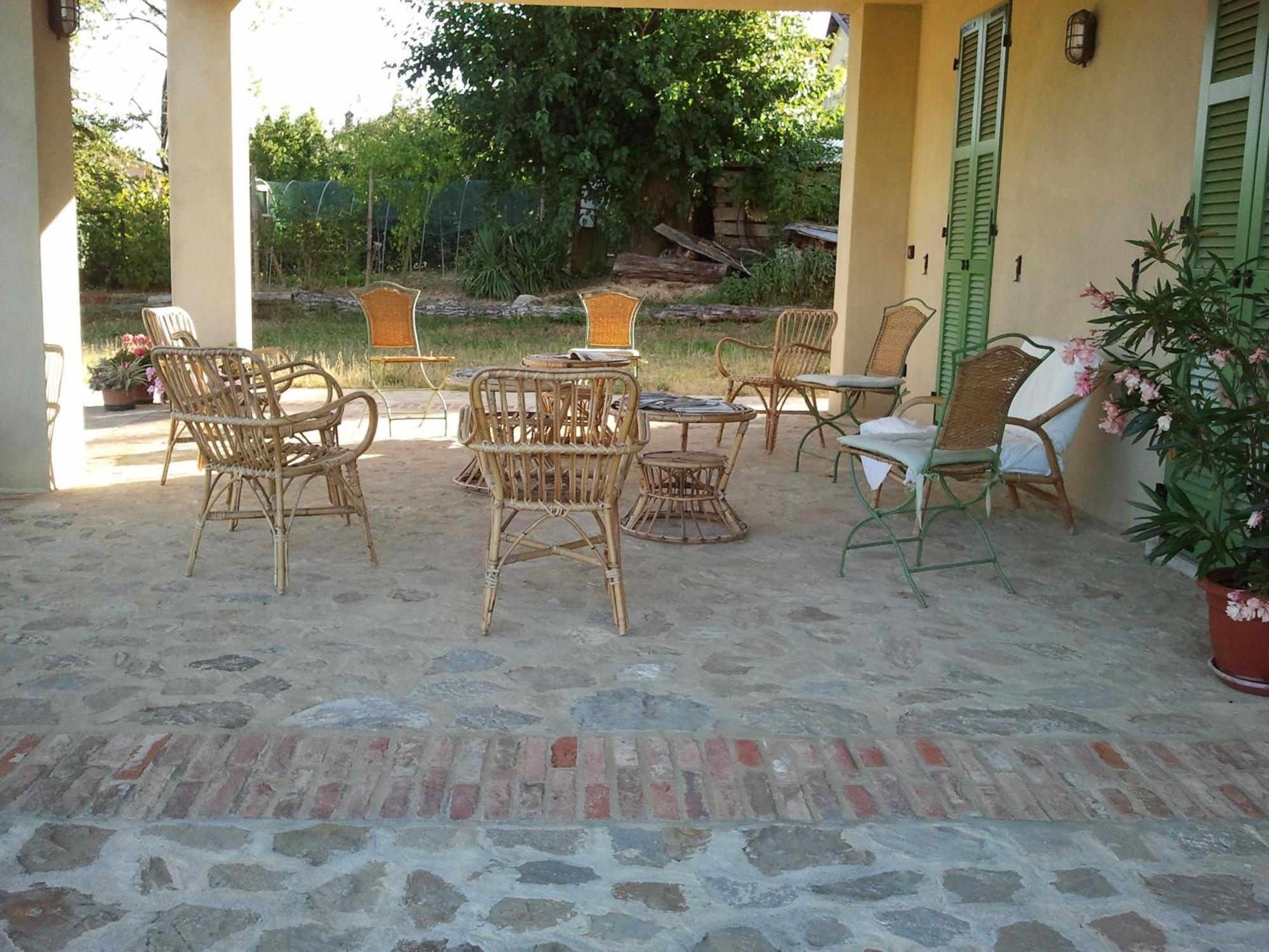 Locanda San Lorenzo Roddino Exterior photo